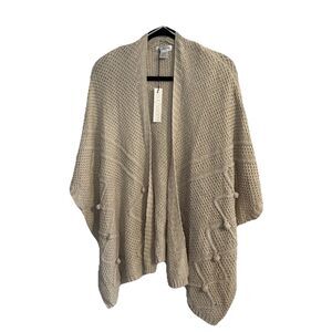 Sole Society | NWT Beige Knitted Sweater Short Sleeve Open Poncho One Size